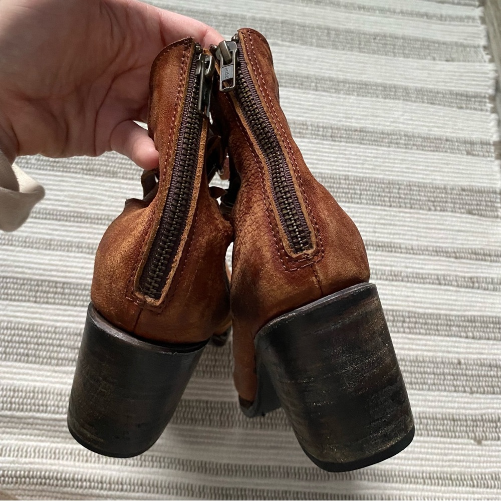 Feeebird Randi Heels Brown - Picture 6 of 8